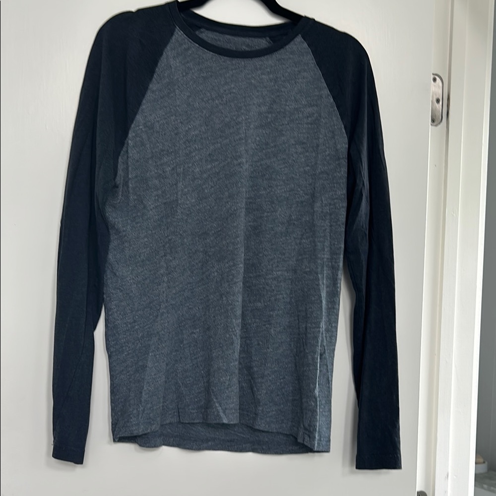 Banana Republic Black and Gray Long Sleeve Tee